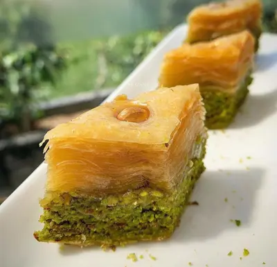 بكلاوة فستق عسل طبيعى
