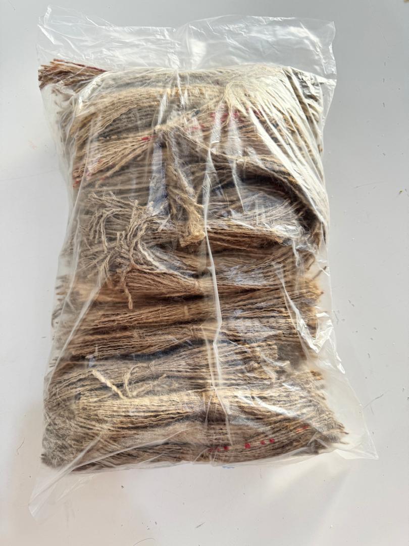 خيوط كناري
