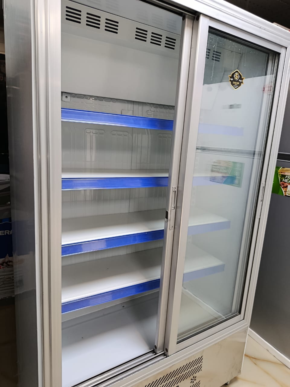 براد كولا عرض بابين