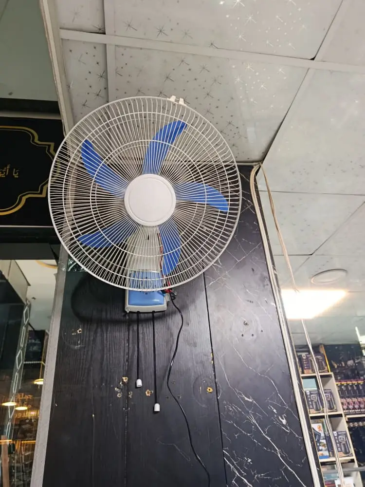 مروحة جداري اليبو