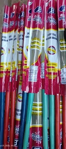 مكانس ريش هندي طويل بلاستيك
