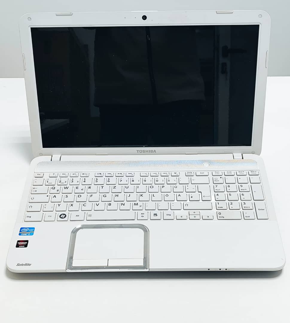 Toshiba Satellite white L850 core i7 3th