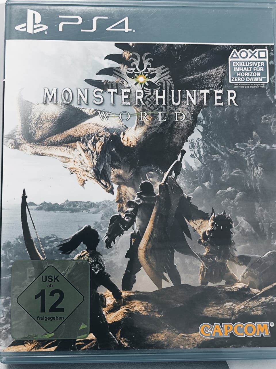 PS4 CD MONSTER HUNTER