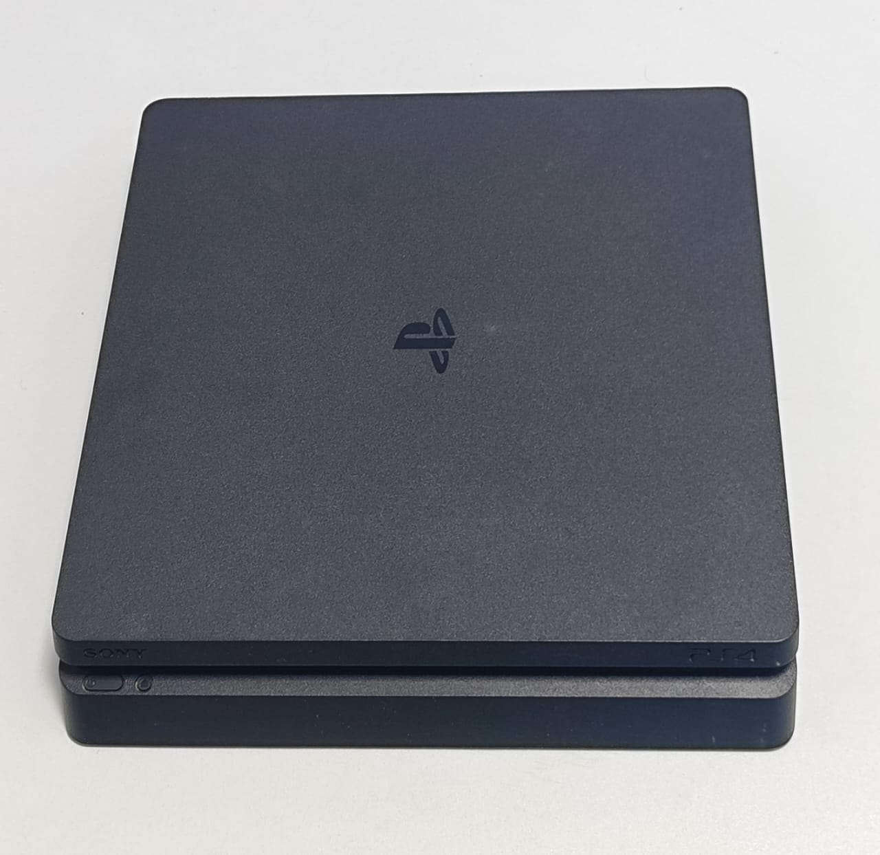 PLAY STATION 4 1TB V11,02