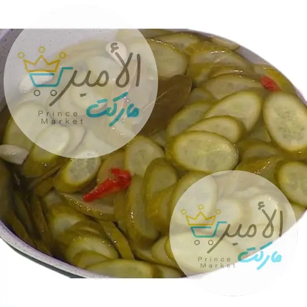 خيار مخلل قطع بالفلفل هالابينو و التشيلي - اجبان